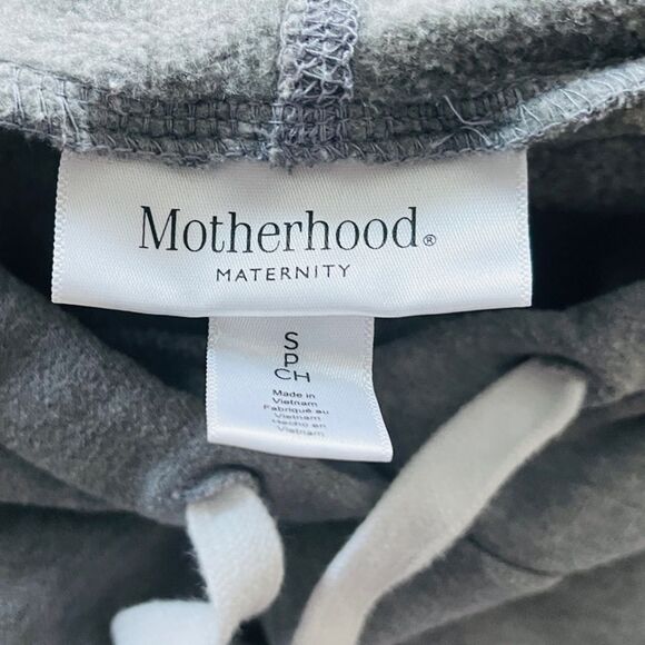Motherhood Gray Sweatshirt “Love at first kick” Maternity Pullover Size M - Picture 6 of 7